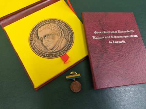 die Eichendorff-Medaille wurde für bedeutende Verdienste des Begegnungszentrums in Lubowitz an den VdG verliehen!