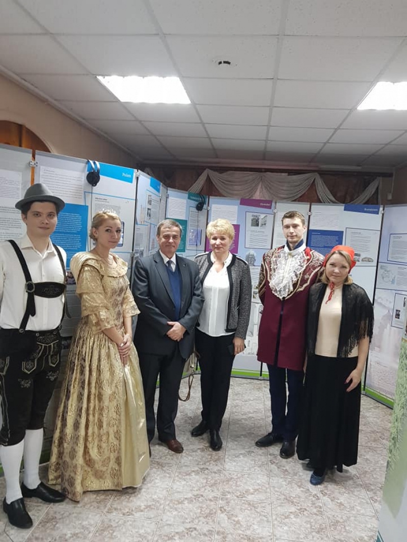 13.12.2019-Eröffnung der Ausstellung "In zwei Welten" in dem Museum in Marks (Saratowskaja Obłast)