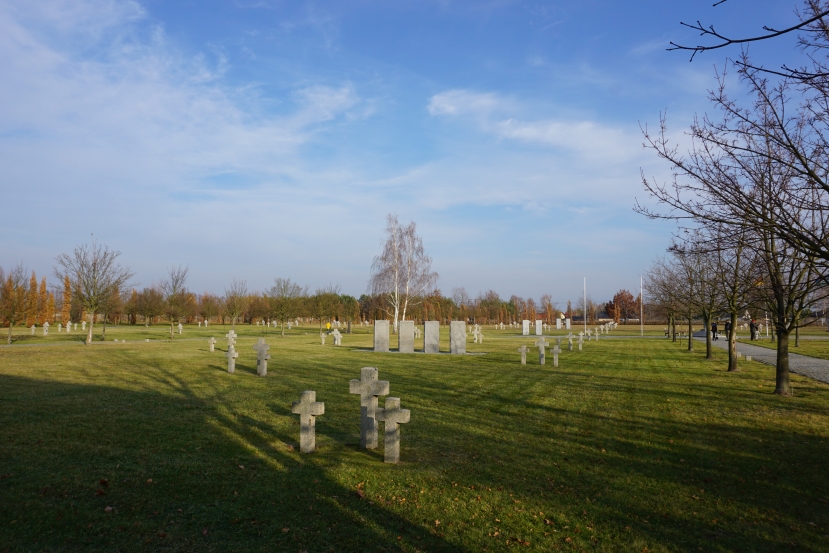 Soldatenfriedhof in Groß Nädlitz / Cmentarz wojskowy w Nadolicach Wielkich. Foto: Lukas Netter