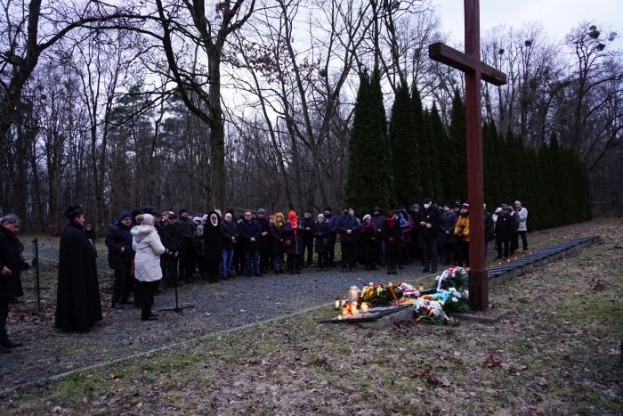 Gedenkveranstaltung in Lamsdorf / Upamiętnienie ofiar w Łambinowicach. Foto: Lukas Netter 