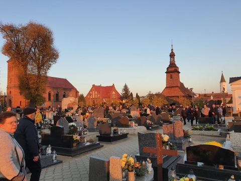 Allerheiligen in Guttentag / Dzień Wszystkich Świętych w Dobrodzieniu. Foto: Bernard Gaida